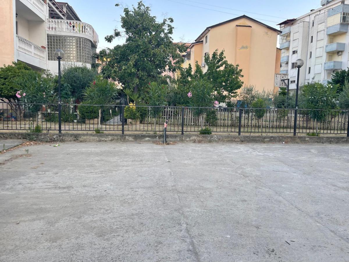 Amad Golem (Tirana)